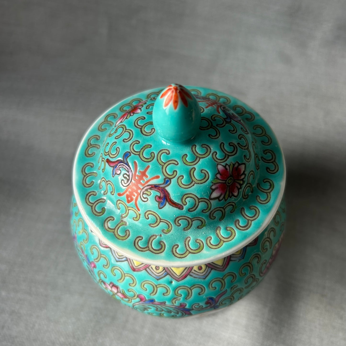Chinese turquoise porseleinen Wan Shou gemberpot.