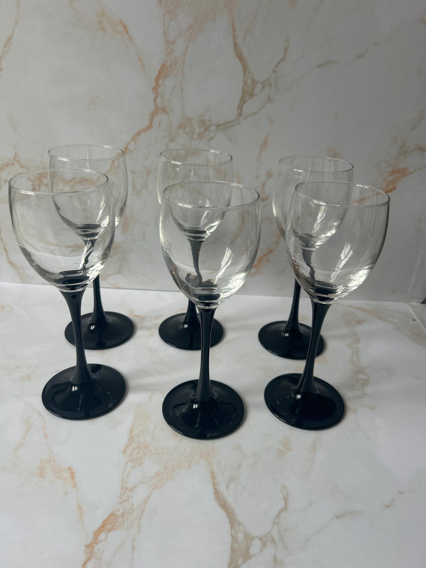 vintage Luminarc Domino wijnglazen met een zwarte voet