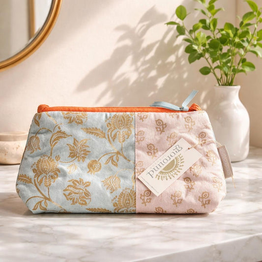 Patchwork toilettasje van katoen & fluweel – uniek design , zachte kleuren.